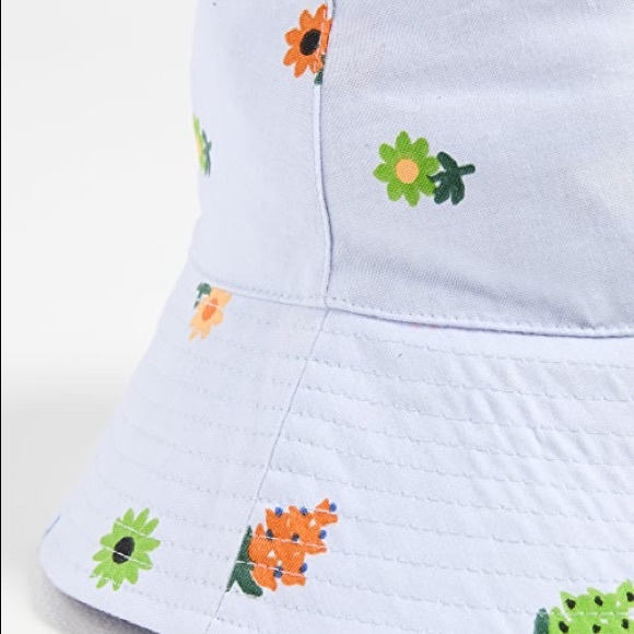 UO-Baggu -Bucket Hat-Ditsy Floral - Picture 4 of 5